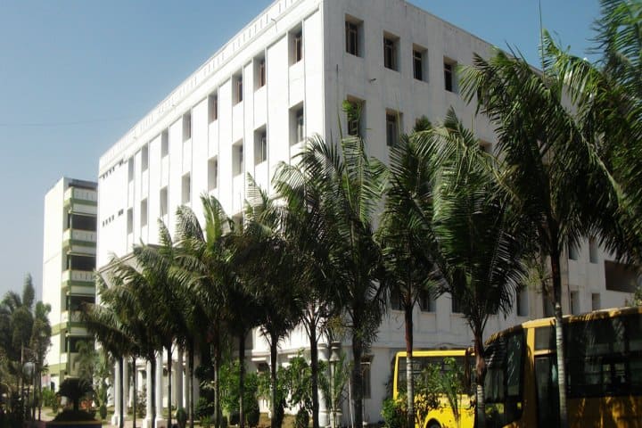 Brilliant Grammar School Educational Society's Group of Institutions campus in Hyderabad, Telangana, India — photo 1