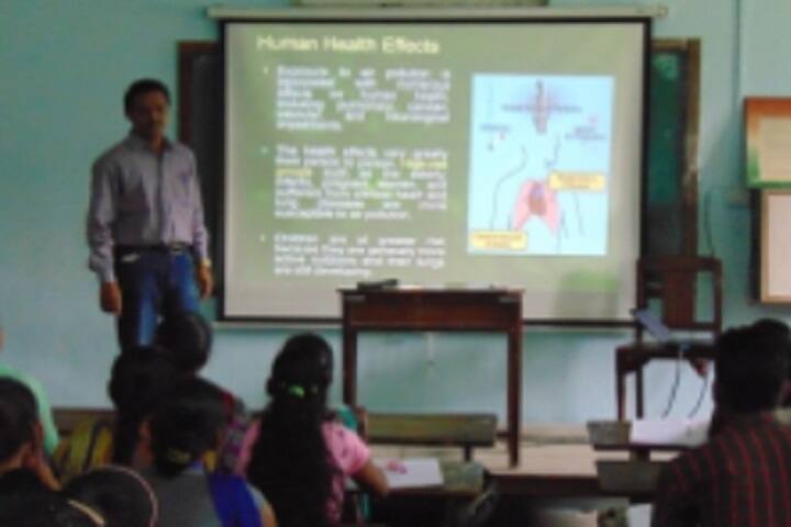 Patel Raman Brothers Arts and Patel Gopalbhai Ranchhodji Commerce College campus in Surat, Gujarat, India — photo 5