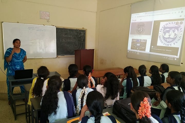 Sree Jagadguru Fakireshwara Government First Grade College campus in Shirahatti, Karnataka, India — photo 2