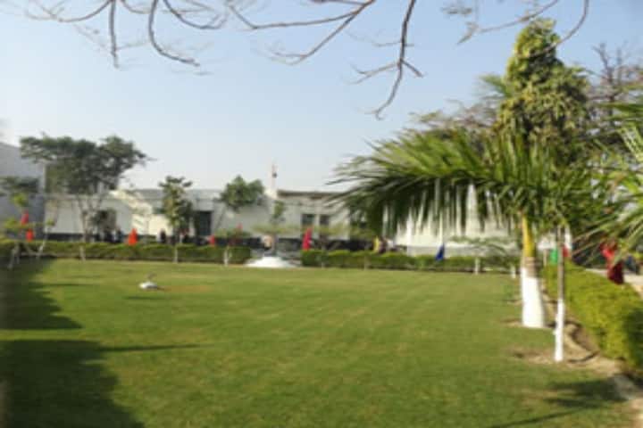 Shri Dronacharya PG College campus in Gautam Buddha Nagar, Uttar Pradesh, India — photo 1