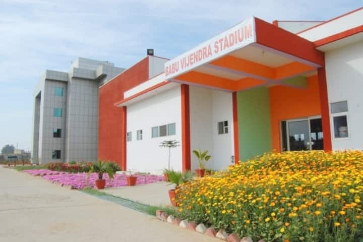 Shobhit University Meerut campus in Meerut, Uttar Pradesh, India — photo 2