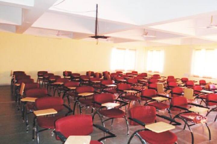 Madhuban College of Management campus in Barwani, Madhya Pradesh, India — photo 3
