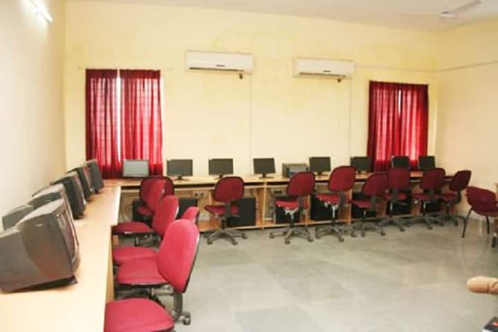 Madhuban College of Management campus in Barwani, Madhya Pradesh, India — photo 6