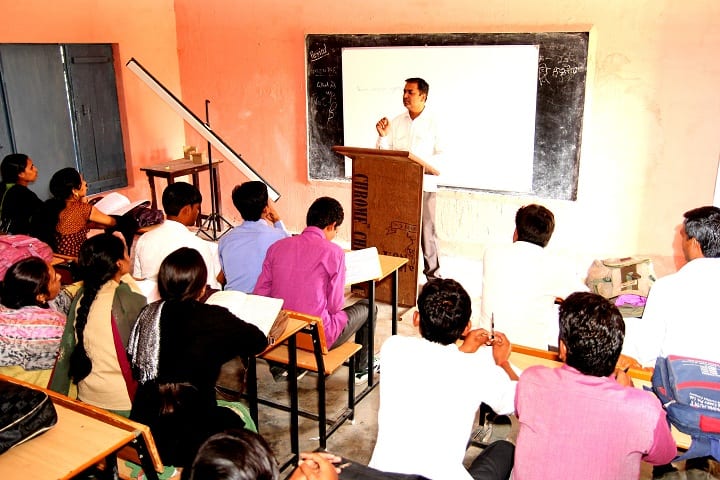 Shiv Adarsh Mahavidyalaya campus in Firozabad, Uttar Pradesh, India — photo 3