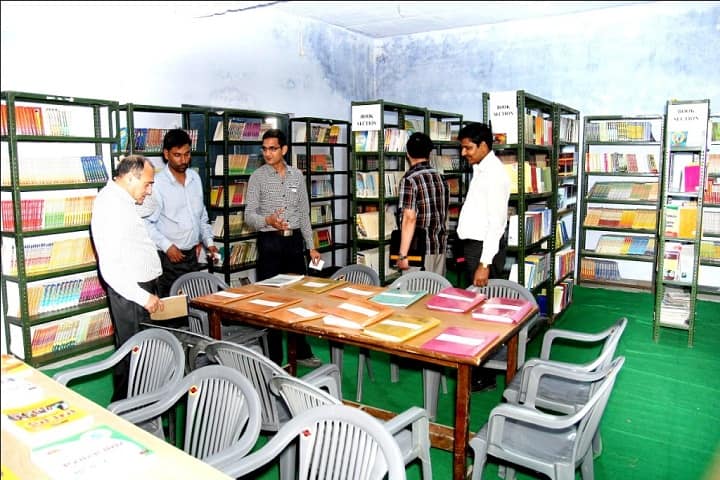 Shiv Adarsh Mahavidyalaya campus in Firozabad, Uttar Pradesh, India — photo 5