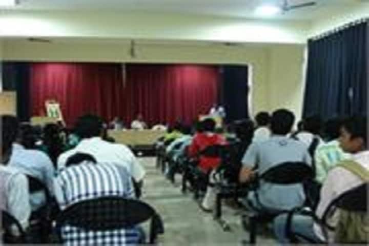 Sri Siddartha First Grade College campus in Saraswathipuram, Karnataka, India — photo 6
