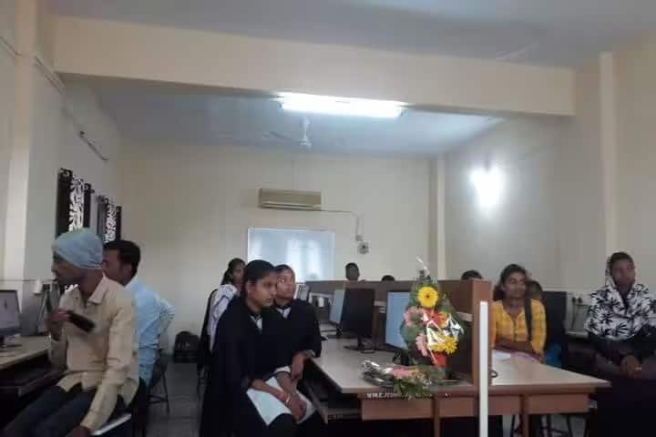 Venkatesh Mahajan Senior College campus in Osmanabad, Maharashtra, India — photo 5