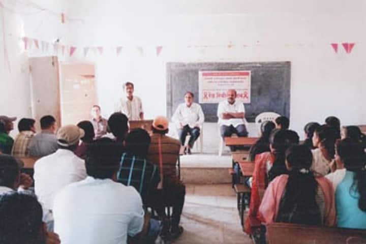 Smt Narmadabai Nago Chaudhari Arts Commerce and Science College campus in Kusumbe, Maharashtra, India — photo 2
