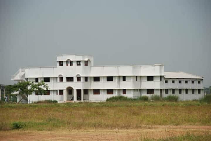 ARJ College of Engineering and Technology campus in Thiruvarur, Tamil Nadu, India — photo 2