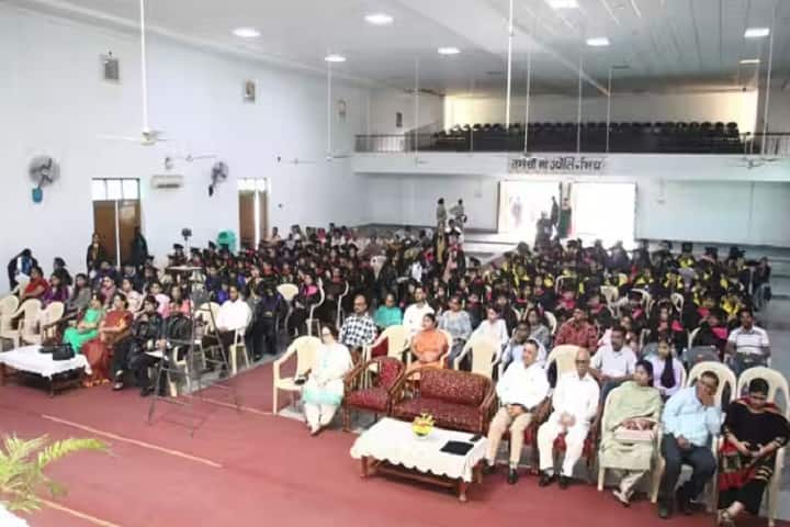 Banarsi Dass Arya Girls College campus in Jalandhar, Punjab, India — photo 5