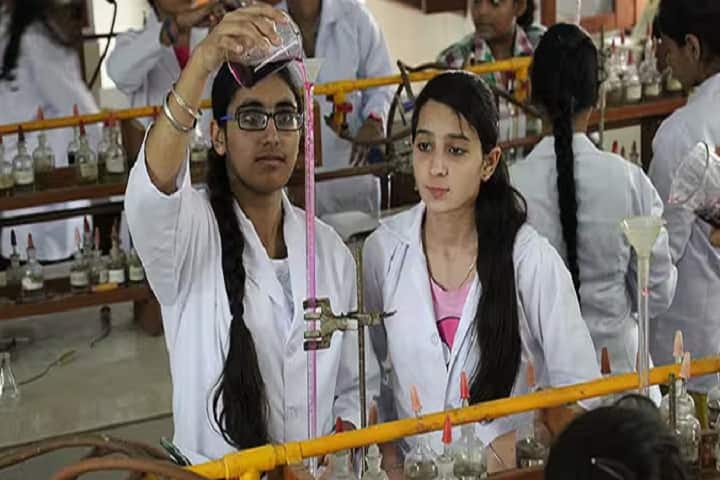 Banarsi Dass Arya Girls College campus in Jalandhar, Punjab, India — photo 6