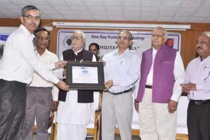 Dr Bhanwar Singh Porte Government College campus in Pendra, Chhattisgarh, India — photo 3