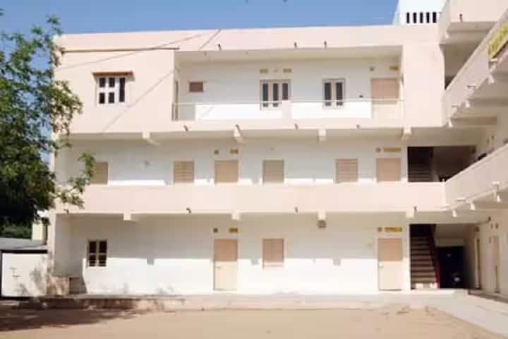 Shree Sadguru B Ed College campus in Ahmedabad, Gujarat, India — photo 1