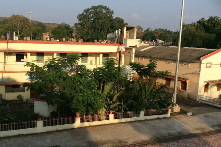 Government Kamla Nehru Mahila Mahavidyalaya campus in Damoh, Madhya Pradesh, India — photo 2