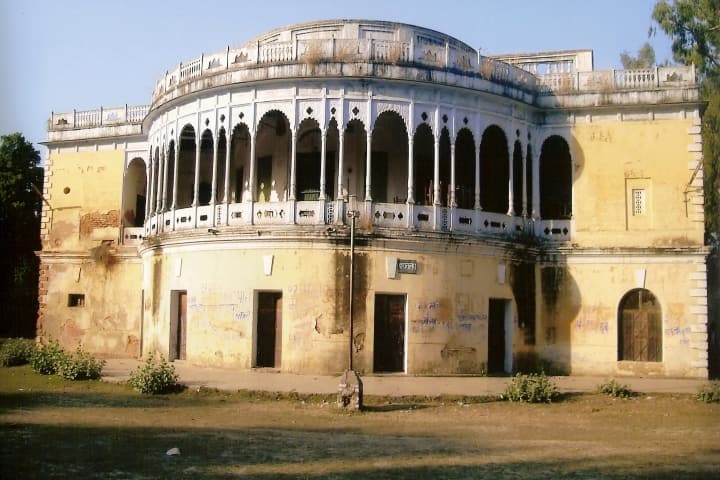Kashi Naresh Government Post Graduate College campus in Gyanpur, Uttar Pradesh, India — photo 3
