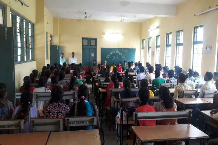 Government Eklavya College campus in Dondi Lohara, Chhattisgarh, India — photo 3