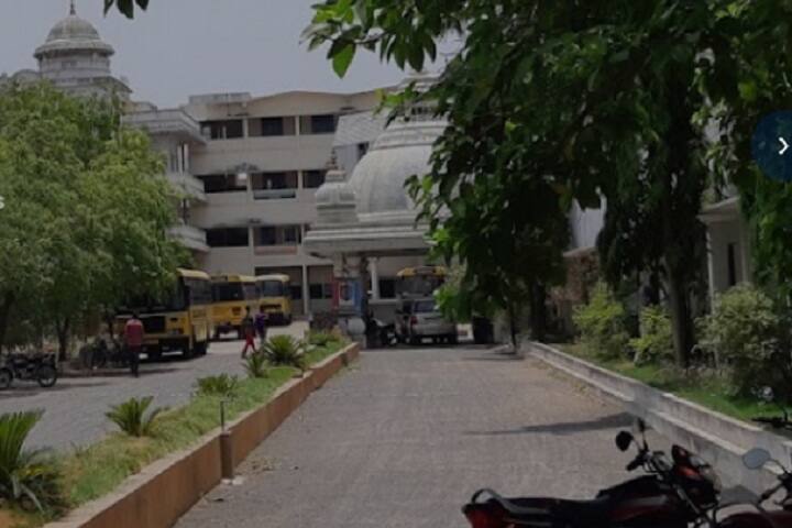 PNC and KR Degree College campus in Narasaraopet, Andhra Pradesh, India — photo 1