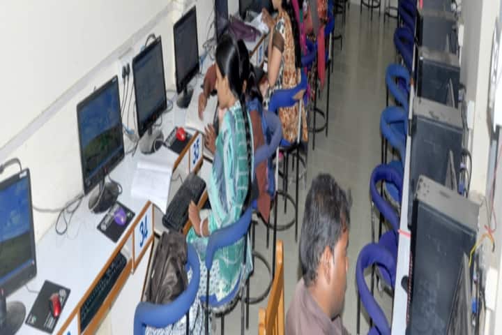 Swami Sahajanand Post Graduate College campus in Ghazipur, Uttar Pradesh, India — photo 3