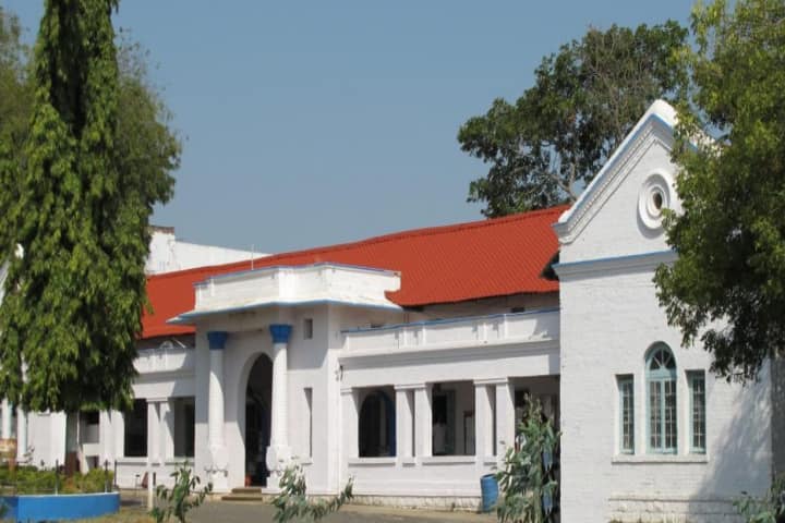 Bajaj College of Science campus in Wardha, Maharashtra, India — photo 1