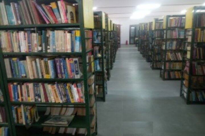 Bajaj College of Science campus in Wardha, Maharashtra, India — photo 3