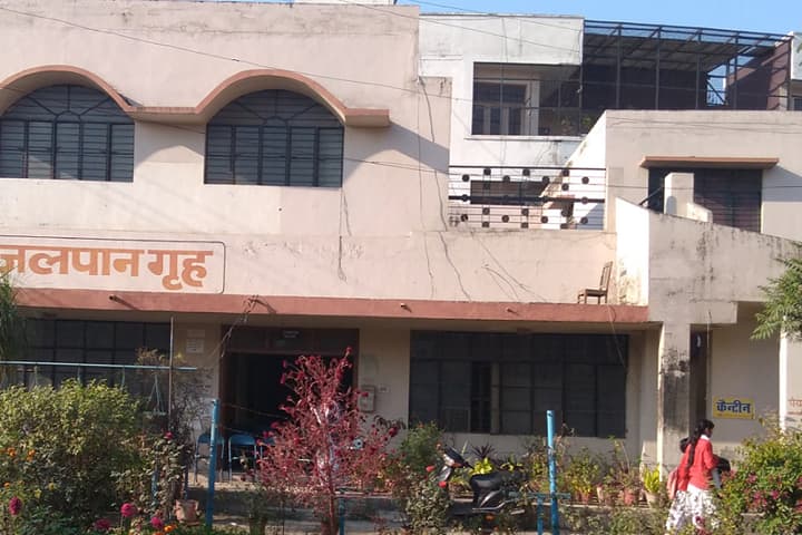 ML and JNK Girls College campus in Saharanpur, Uttar Pradesh, India — photo 5
