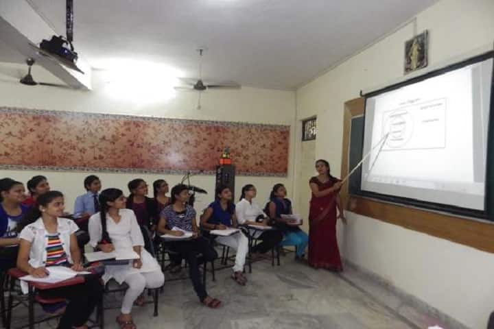 Amar Nath Girls Degree College campus in Mathura, Uttar Pradesh, India — photo 3