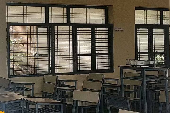 Shri Sharad Shikshan and Yuvak Kalyan Sanstha Chikhli's Arts College campus in Buldana, Maharashtra, India — photo 2