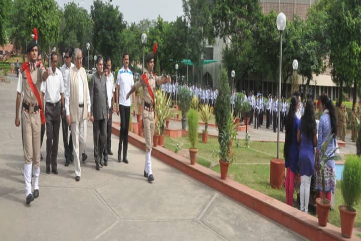 Jamia Hamdard campus in New Delhi, Delhi, India — photo 6