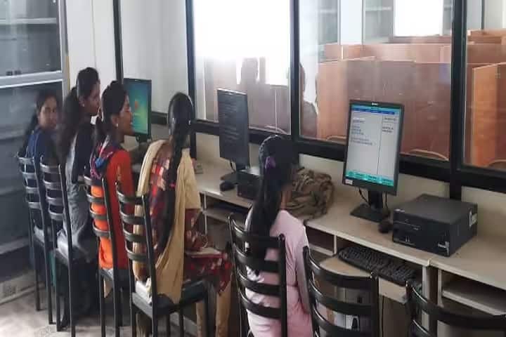 Sambhajirao Kendre Mahavidyalaya campus in Latur, Maharashtra, India — photo 3
