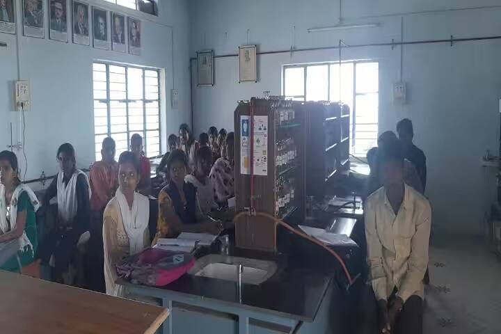 Sambhajirao Kendre Mahavidyalaya campus in Latur, Maharashtra, India — photo 4