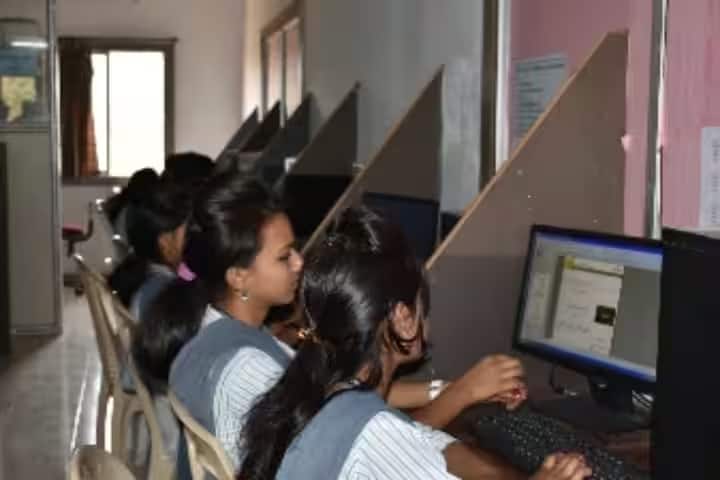 Smt Nankibai Wadhwani Kala Mahavidyalaya campus in Moha, Maharashtra, India — photo 3