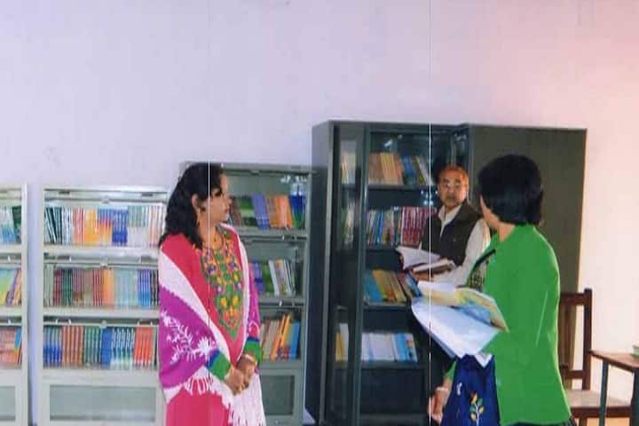 Dr Lohia Mahila Mahavidyalaya campus in Faizabad, Uttar Pradesh, India — photo 4