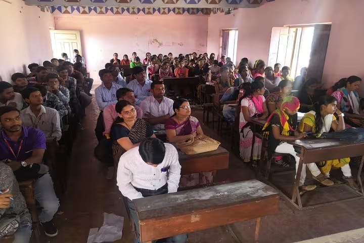 Vidya Vikas Mandal Pathrud's Shankarrao Patil Mahavidyalaya campus in Bhoom, Maharashtra, India — photo 2