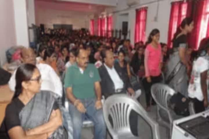 Dr Radhabai Government Navin Girls College campus in Raipur, Chhattisgarh, India — photo 2