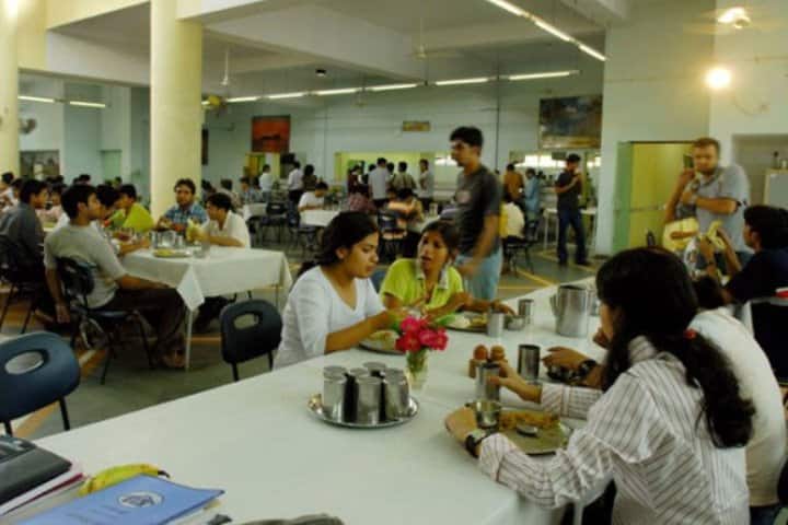 IIM Lucknow campus in Lucknow, Uttar Pradesh, India — photo 2