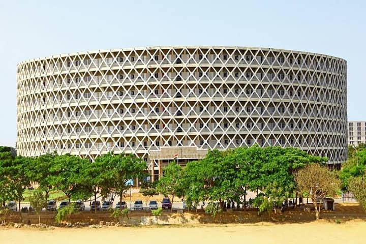 Saveetha Engineering College campus in Chennai, Tamil Nadu, India — photo 4