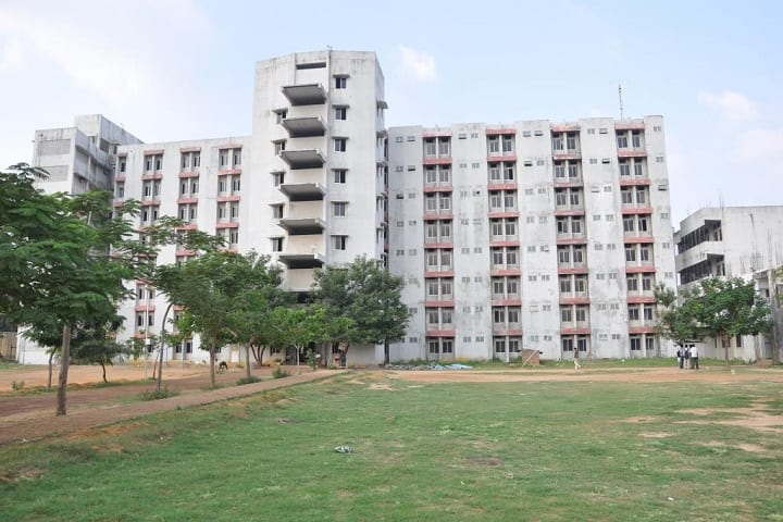 Saveetha Engineering College campus in Chennai, Tamil Nadu, India — photo 6