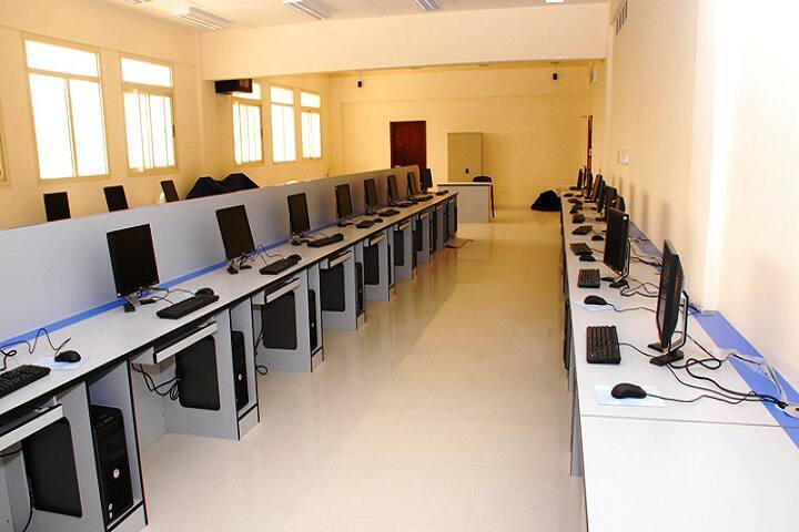 Universal institute of Pharmacy campus in Bareilly, Uttar Pradesh, India — photo 4