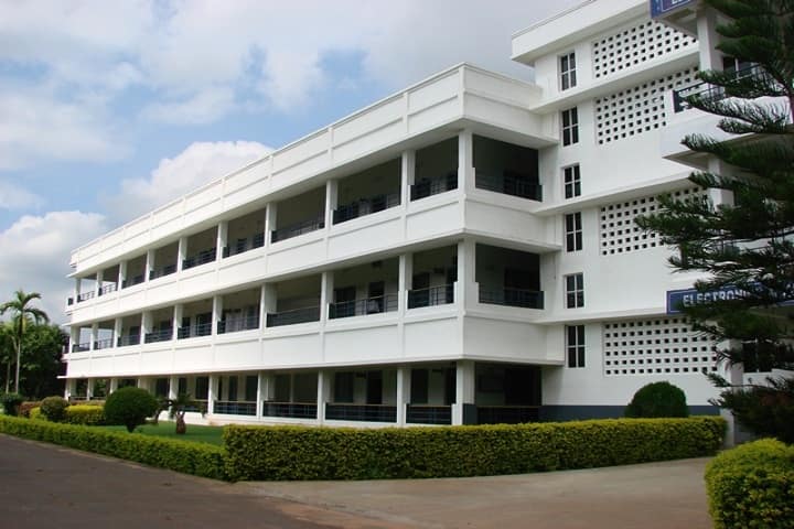 LBRCE Mylavaram campus in Krishna, Andhra Pradesh, India — photo 6