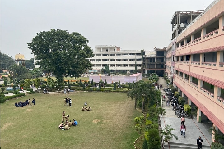 Mahadev PG College campus in Varanasi, Uttar Pradesh, India — photo 2