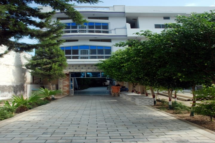 Sant Baba Bhag Singh Memorial Girls College campus in Moga, Punjab, India — photo 1