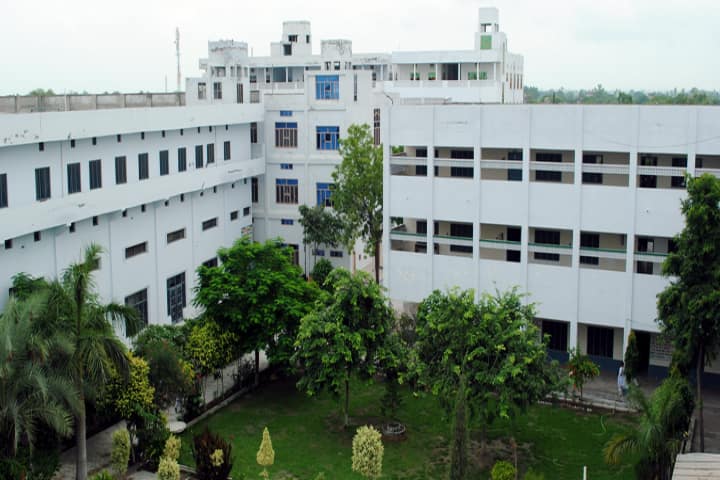 Sant Baba Bhag Singh Memorial Girls College campus in Moga, Punjab, India — photo 4