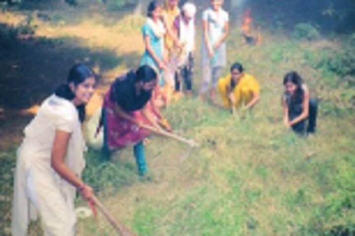 Veerangna Jhalkari Bai Government Girls College campus in Gwalior, Madhya Pradesh, India — photo 4