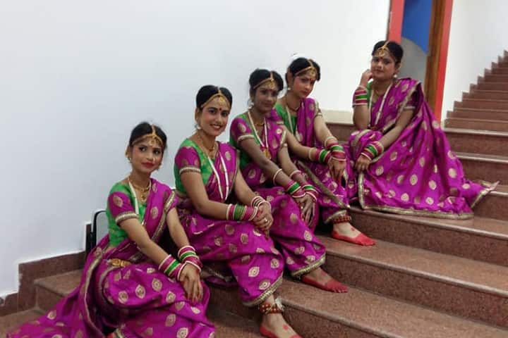 Dayanand Girls PG College campus in Kanpur, Uttar Pradesh, India — photo 5