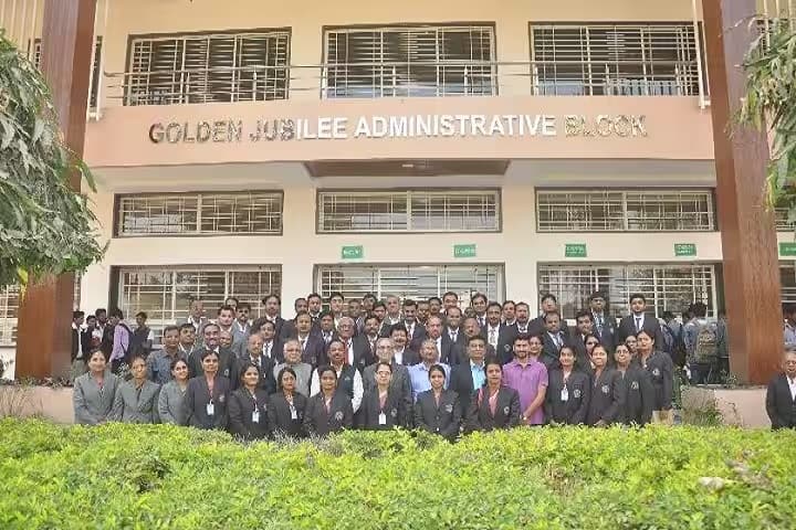 Seva Sadan Mahavidyalaya campus in Burhanpur, Madhya Pradesh, India — photo 2