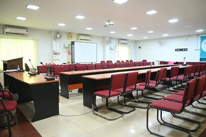 Jatiya Kabi Bira Kishore Government College campus in Cuttack, Odisha, India — photo 6