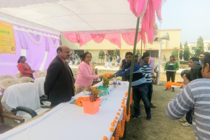 Lalta Singh Rajkiya Mahila Snatkottar Mahavidyalaya campus in Mirzapur, Uttar Pradesh, India — photo 4