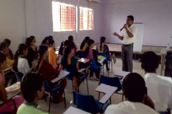 Shahid Bhagatsingh Mahavidyalaya campus in Killari, Maharashtra, India — photo 2