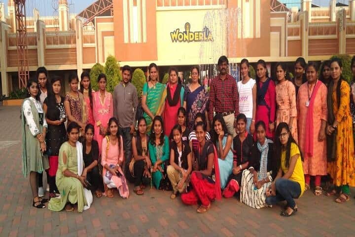 Akka Mahadevi Mahila Mahavidyalaya campus in Bidar, Karnataka, India — photo 3