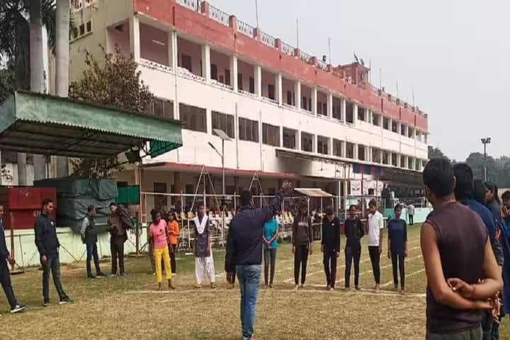 Hemwati Nandan Bahuguna Government PG College campus in Allahabad, Uttar Pradesh, India — photo 4